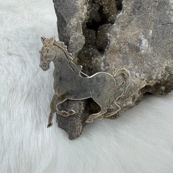 Vintage Sterling Silver Trotting Horse Brooch PL 1.5" X 1.5" - Picture 7 of 7